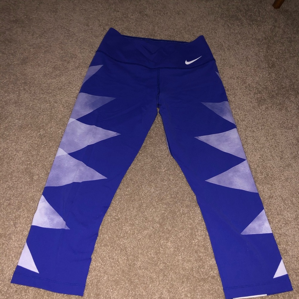 Nike cropped pattern leggings